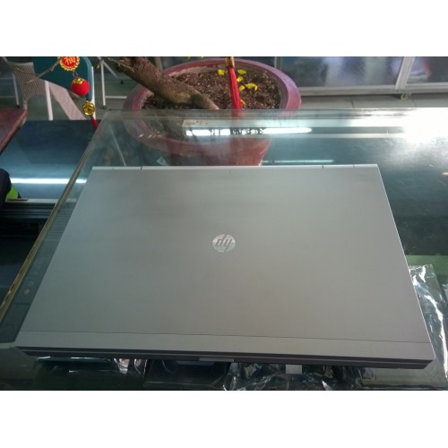 HP Elitebook 8560p i7-2620M, VGA rời 1GB